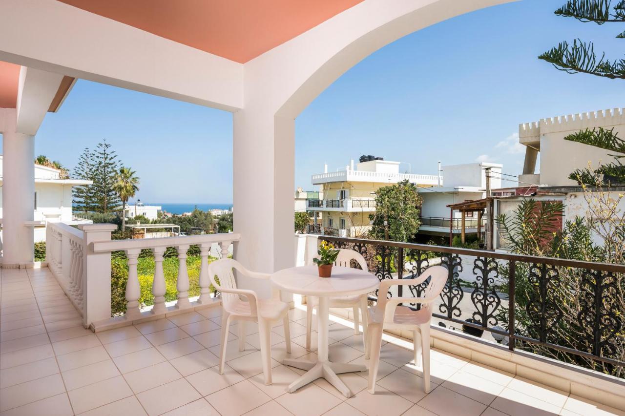 Captain Michalis Apartments Galatás Dış mekan fotoğraf