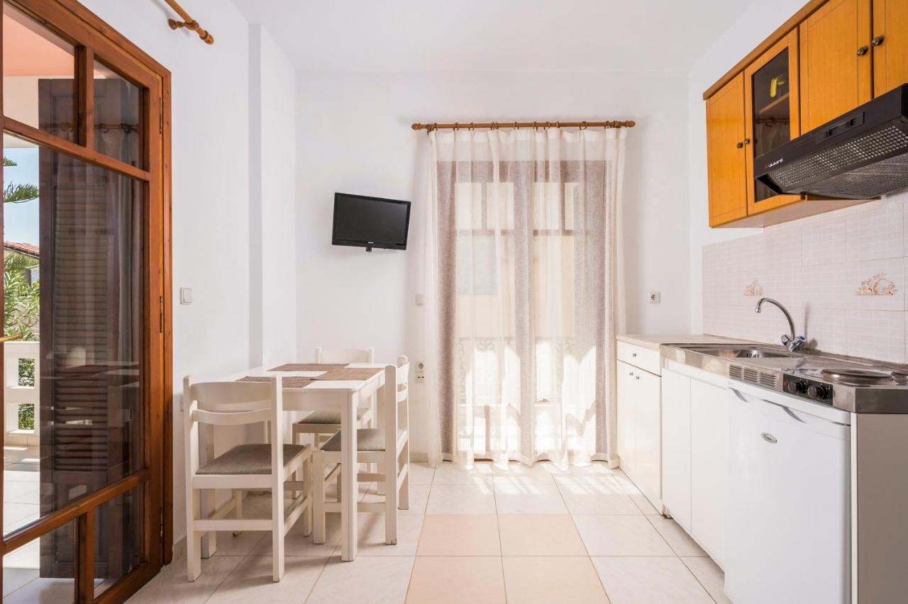 Captain Michalis Apartments Galatás Dış mekan fotoğraf
