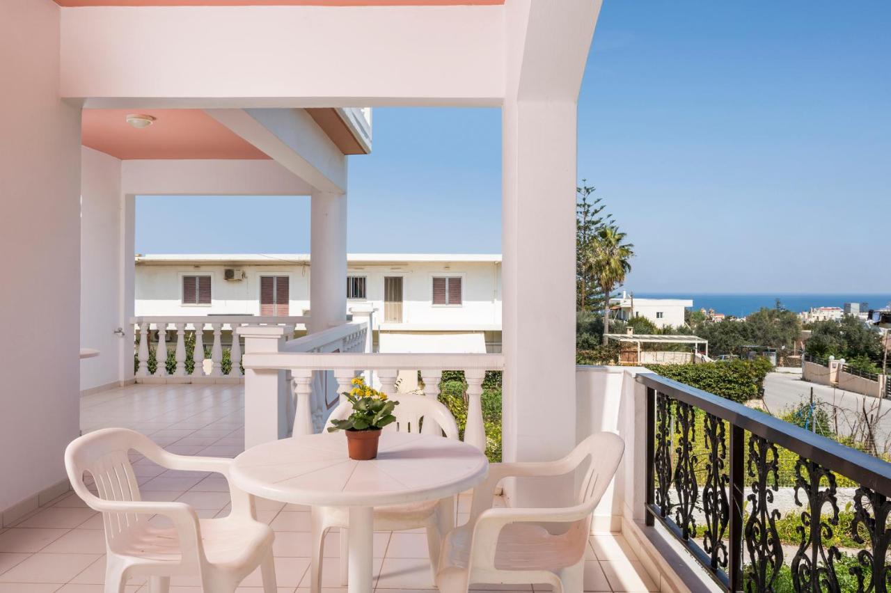 Captain Michalis Apartments Galatás Dış mekan fotoğraf