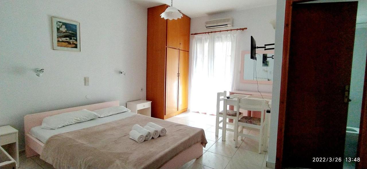 Captain Michalis Apartments Galatás Dış mekan fotoğraf