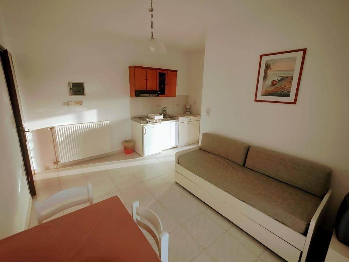 Captain Michalis Apartments Galatás Dış mekan fotoğraf