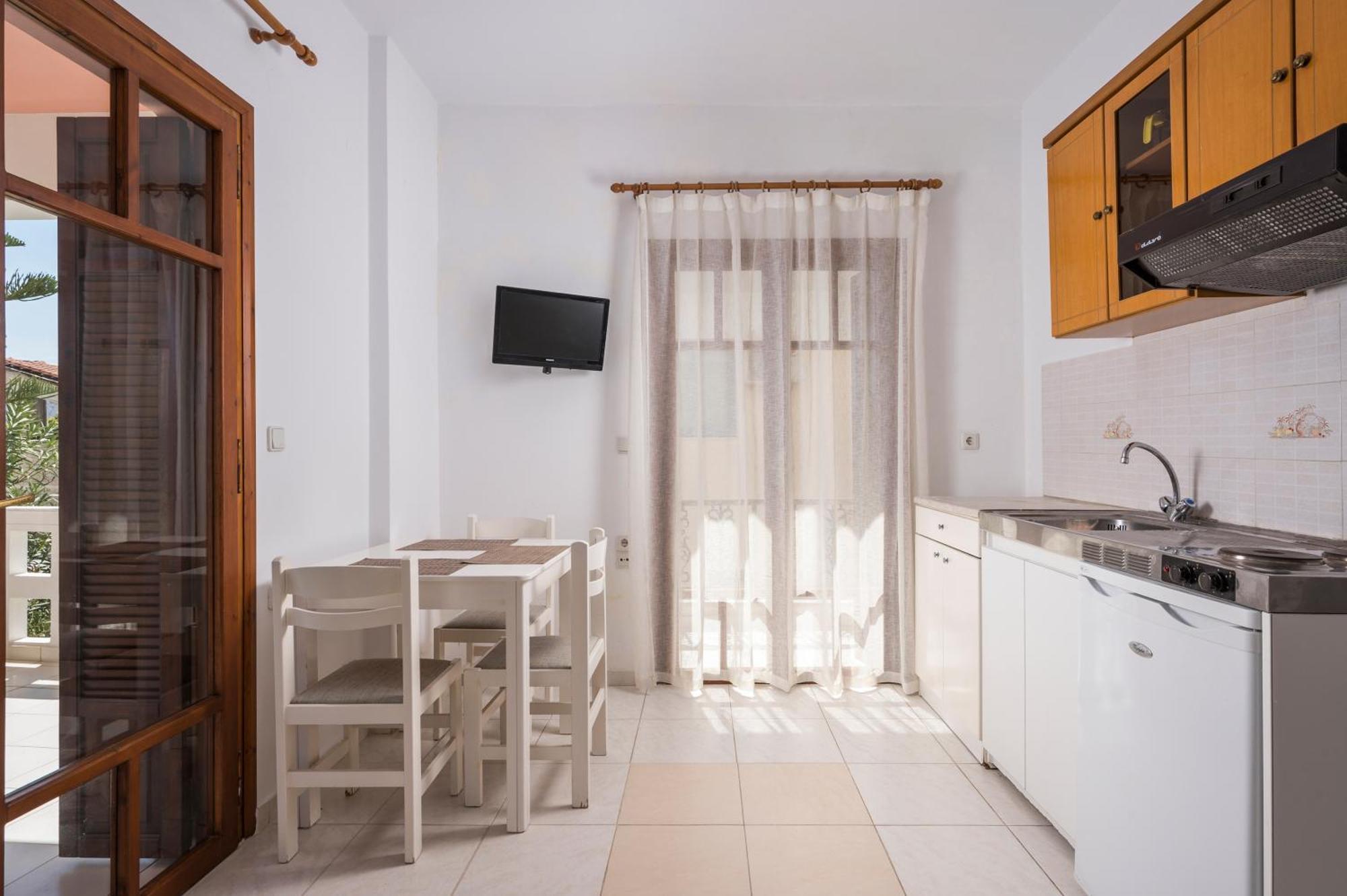 Captain Michalis Apartments Galatás Dış mekan fotoğraf
