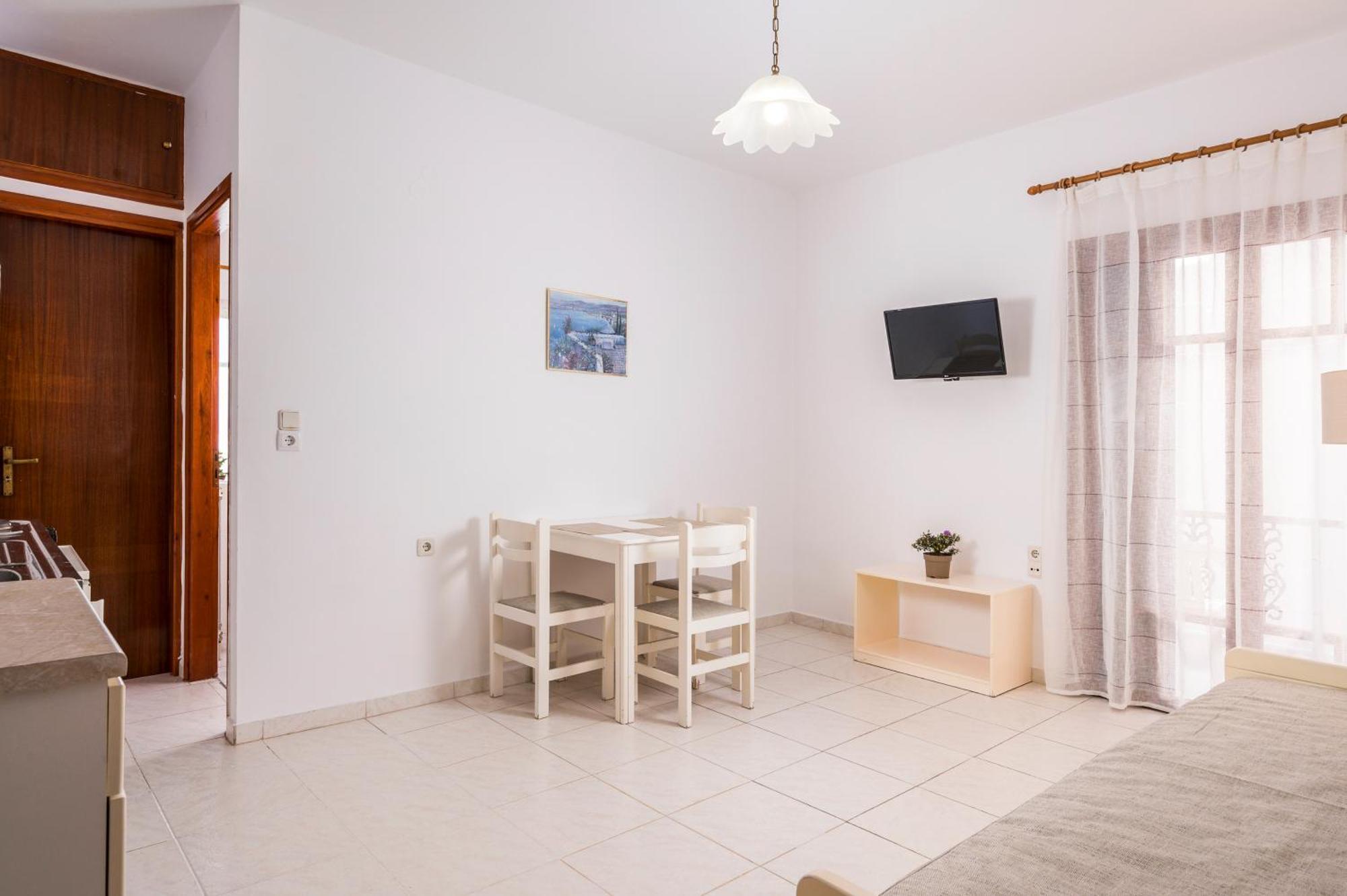 Captain Michalis Apartments Galatás Dış mekan fotoğraf