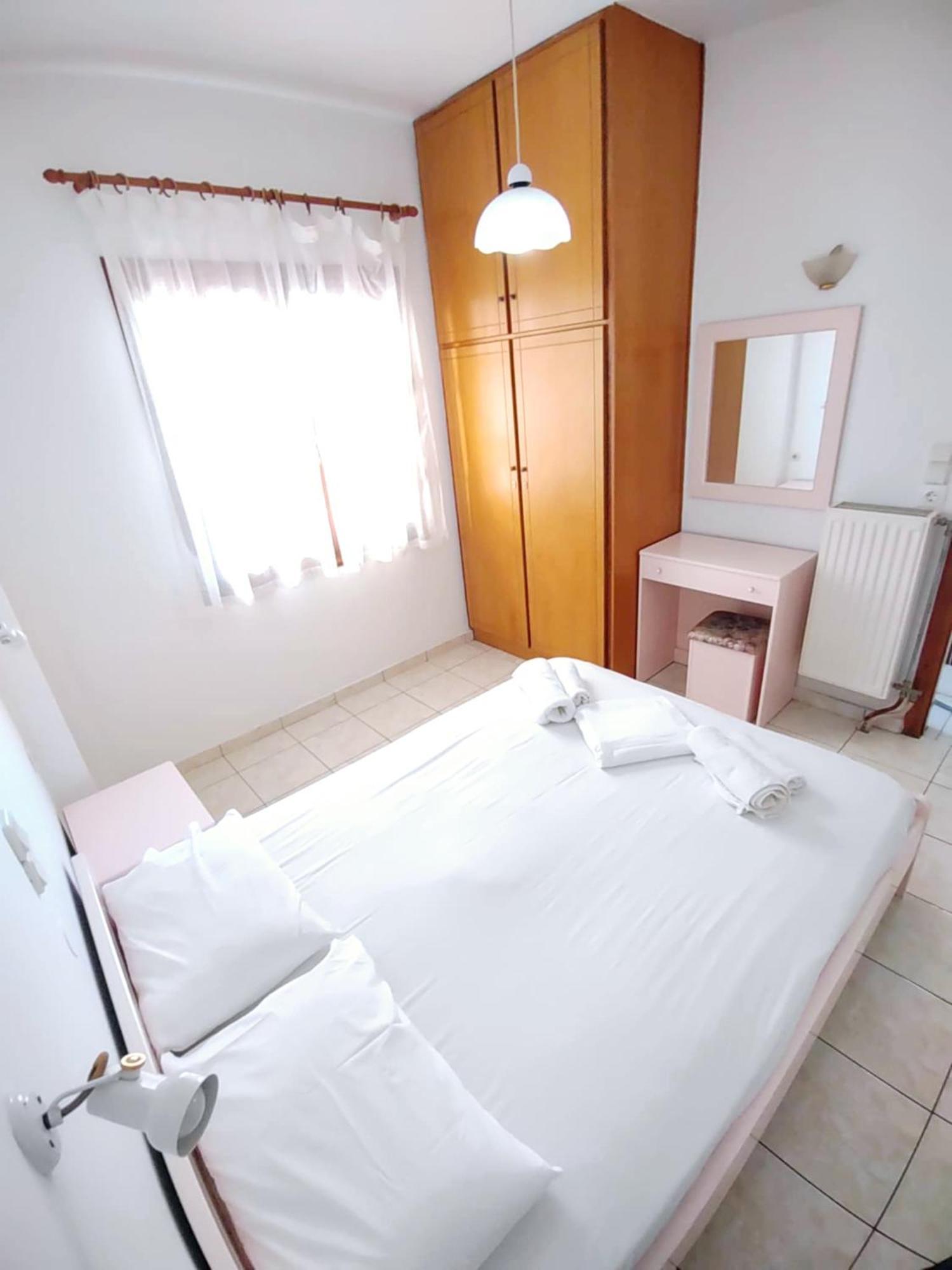 Captain Michalis Apartments Galatás Dış mekan fotoğraf