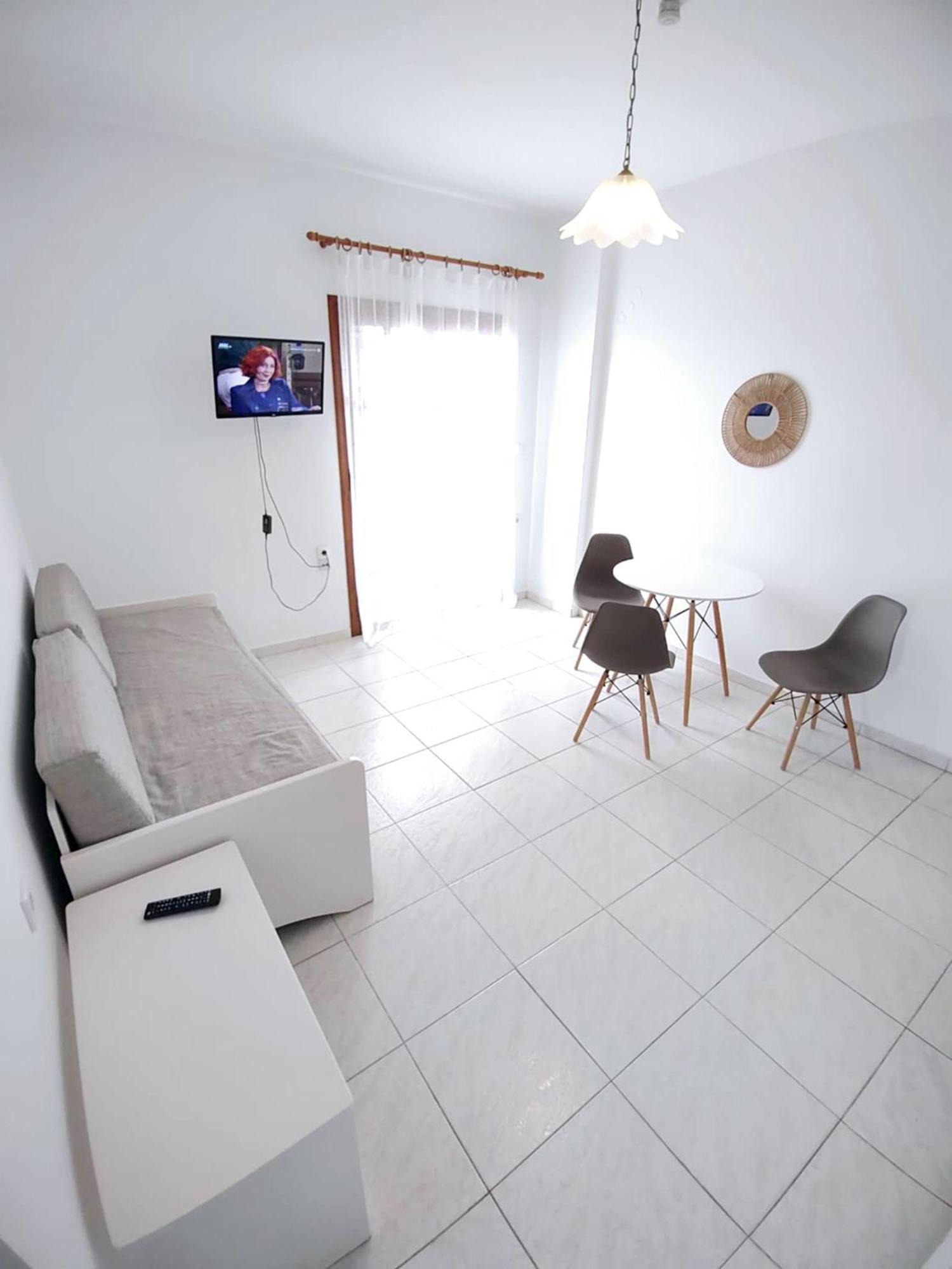 Captain Michalis Apartments Galatás Dış mekan fotoğraf